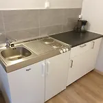 特维恩德露营地 *